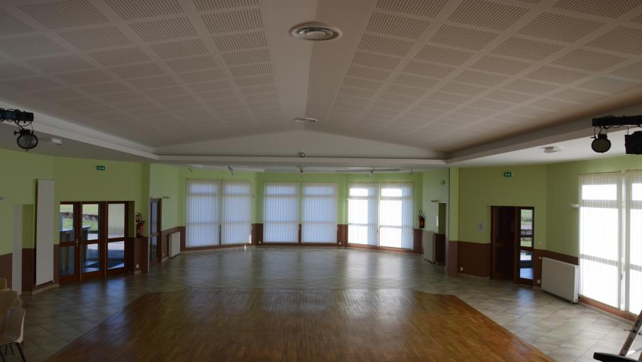 Intérieur Salle des fêtes communautaire Echenay Bassin de Joinville en Champagne